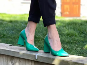 Carrano Caia available in 2 colours