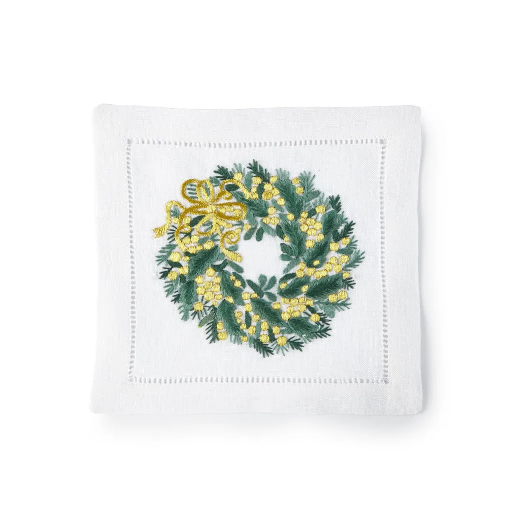 Evergreen Wreath w/ Gold Bow Cocktail Napkins