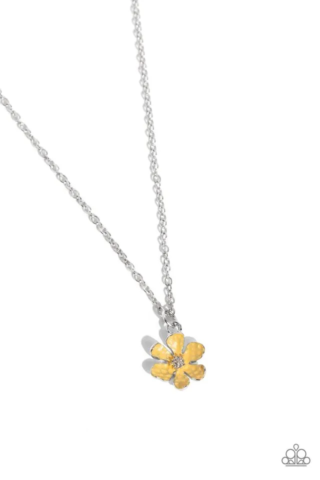 Paparazzi Necklace ~ Cottage Retreat - Yellow