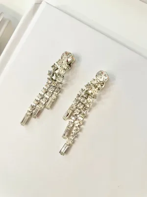 Truly elegant 1960's drop earrings... so glamorous!